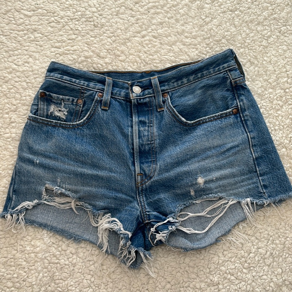 Levi’s shorts button up